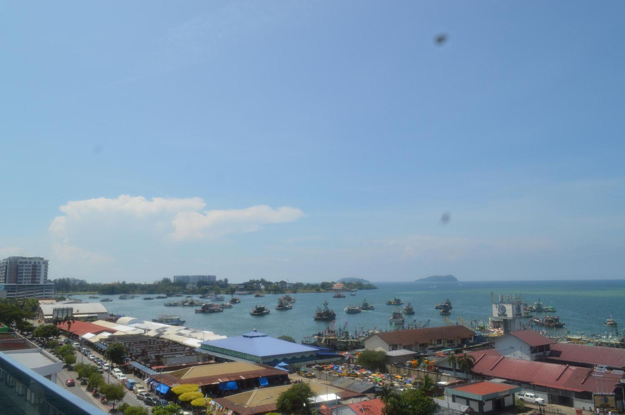 Pinay Home- The Shore Kota Kinabalu Ngoại thất bức ảnh