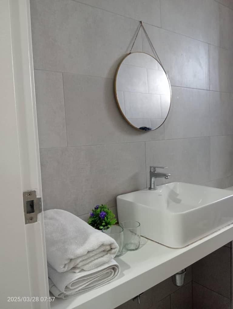 Pinay Home- The Shore Kota Kinabalu Ngoại thất bức ảnh
